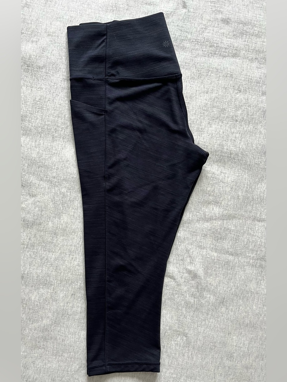 Athleta Salutation II Black Cropped Leggings